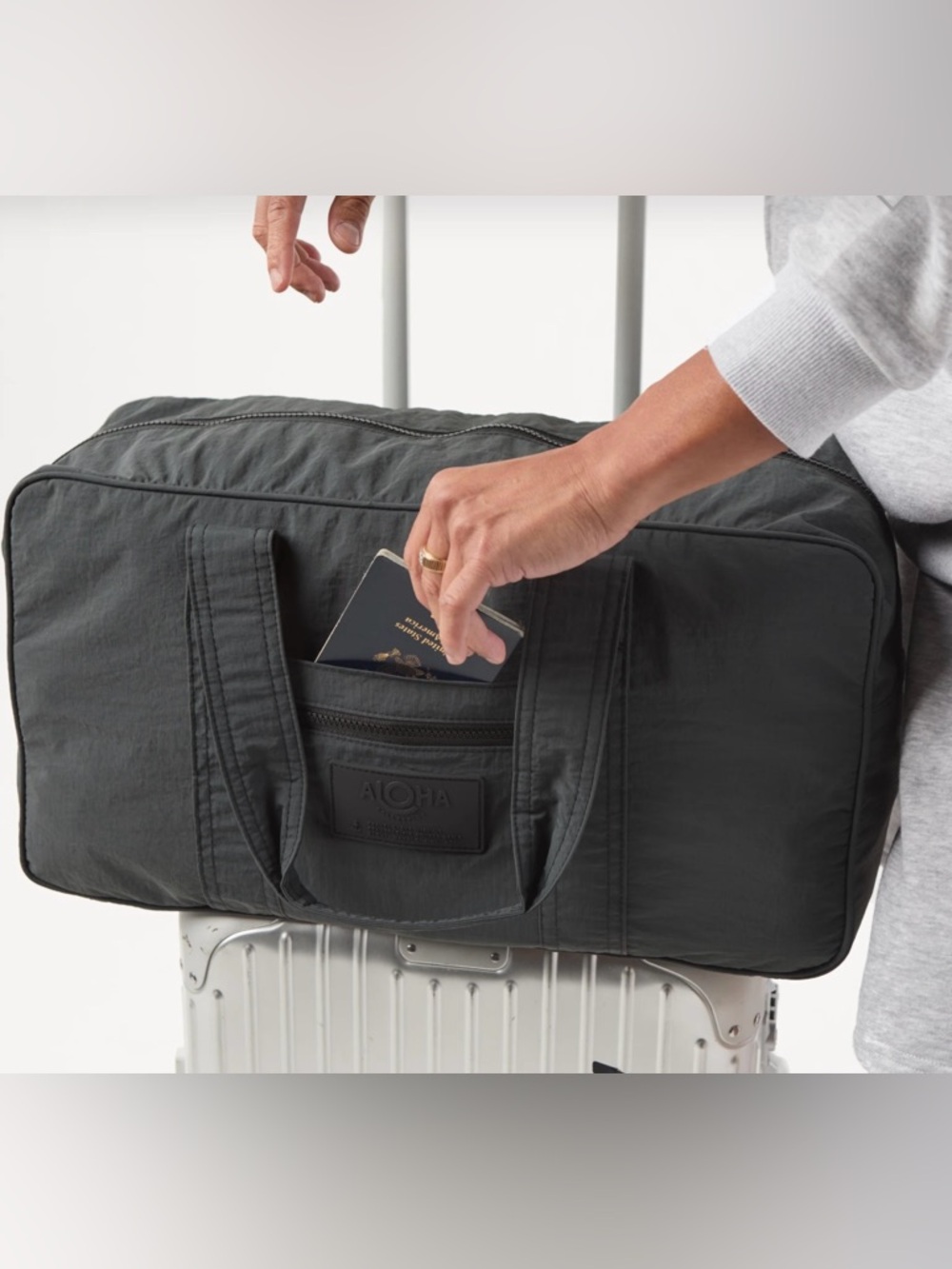 ALOHA Collection Weekender Travel Duffel Bag in Charcoal Black New